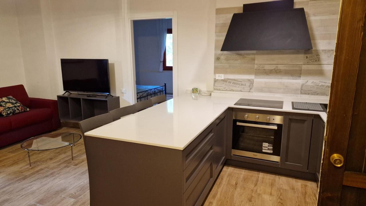La Tana Del Capriolo Apartment Prati di Tivo Luaran gambar